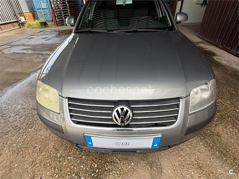Usado VW Passat Highline 130 CV (95 kW) 2004 Beige Familiar