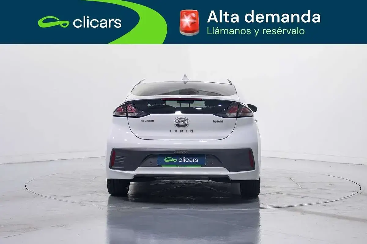 Usado Hyundai Ioniq 105 CV (77 kW) 2022 Blanco Utilitario