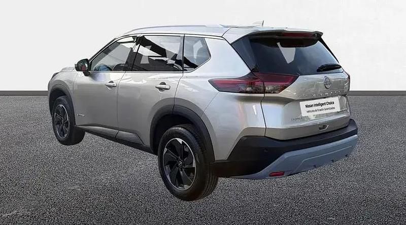 Usado Nissan X-Trail N-Connecta 213 CV (156 kW) 2024 Champagne silver SUV