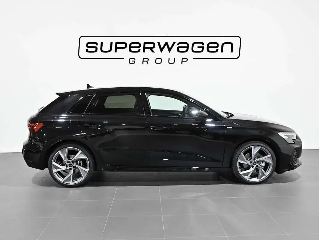 Usado Audi A3 Sportback Comfort 150 CV (110 kW) 2026 Negro Utilitario