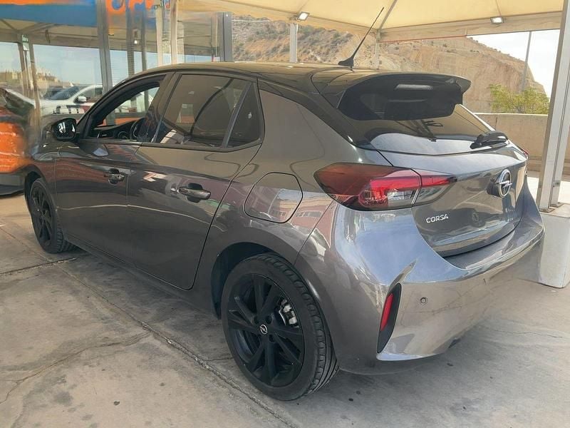 Usado Opel Corsa GS Line 130 CV (95 kW) 2019 Gris Utilitario