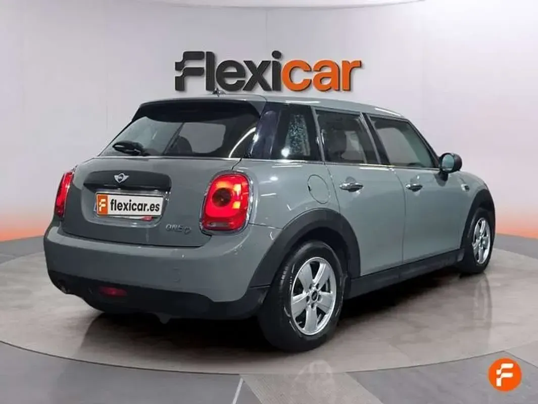 Usado Mini Cooper 95 CV (69 kW) 2018 Gris Utilitario