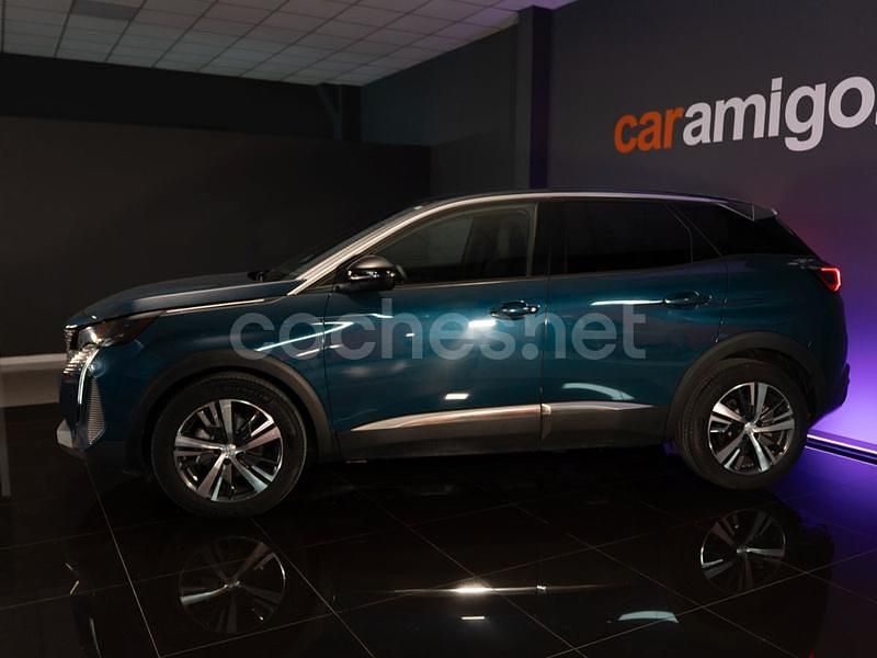Usado Peugeot 3008 Allure 136 CV (100 kW) 2024 Azul SUV