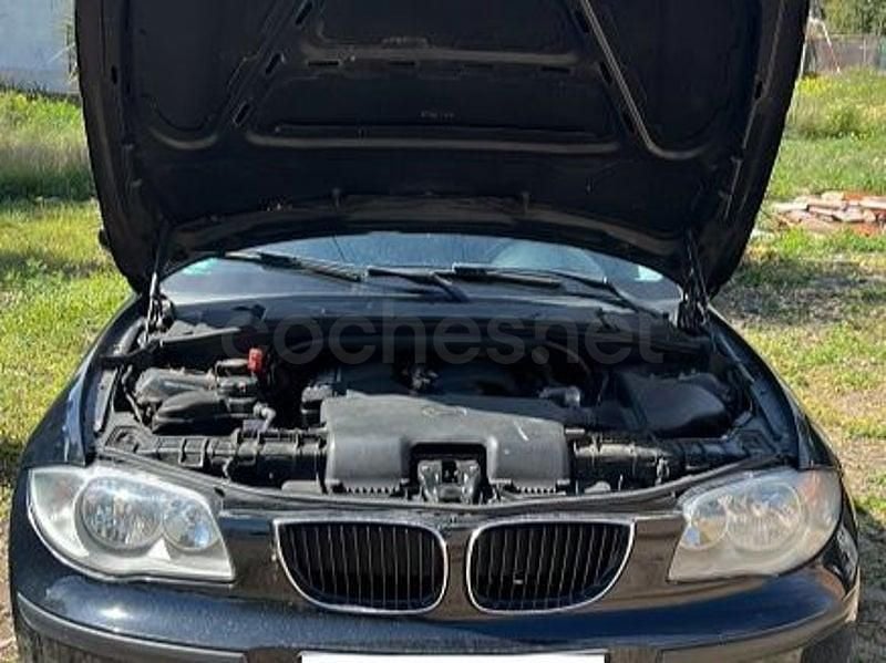 Usado BMW 116 122 CV (89 kW) 2009 Negro Utilitario