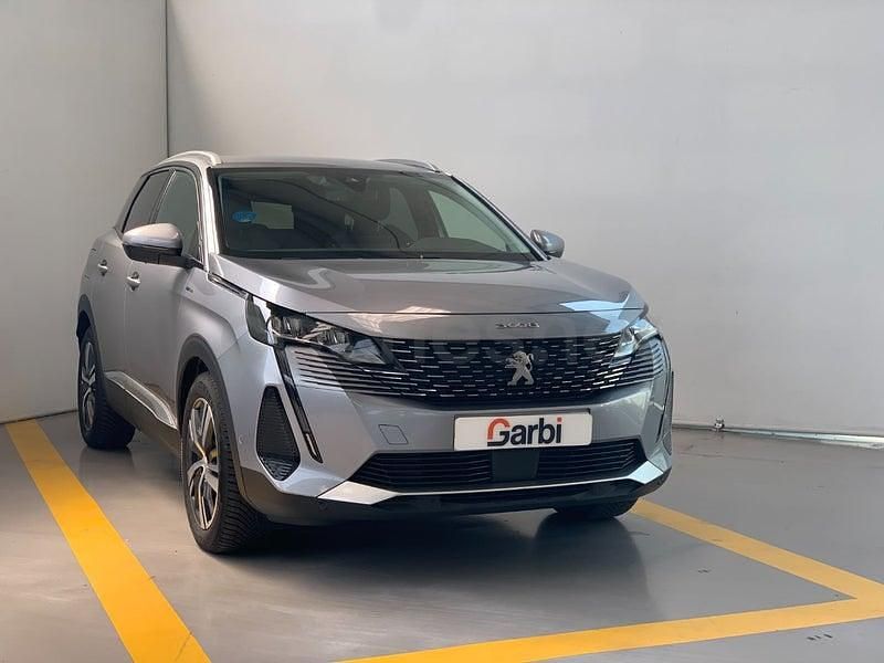 Usado Peugeot 3008 Allure 225 CV (165 kW) 2021 Gris / plata SUV