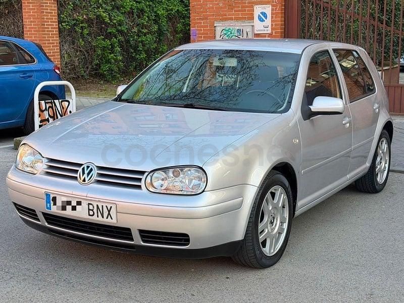 Usado VW Golf IV 110 CV (80 kW) 2001 Gris / plata Berlina