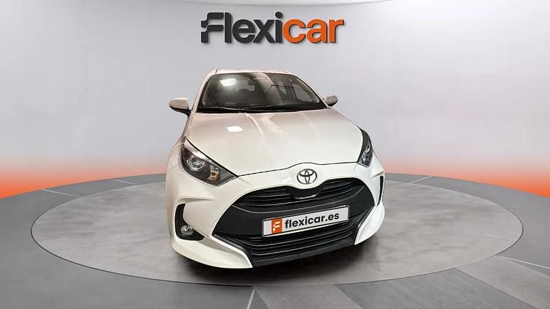 Usado Toyota Yaris Hybrid Active 116 CV (85 kW) 2024 Blanco Berlina