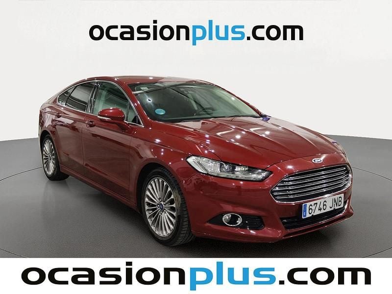 Usado Ford Mondeo Titanium 241 CV (177 kW) 2016 Rojo Berlina