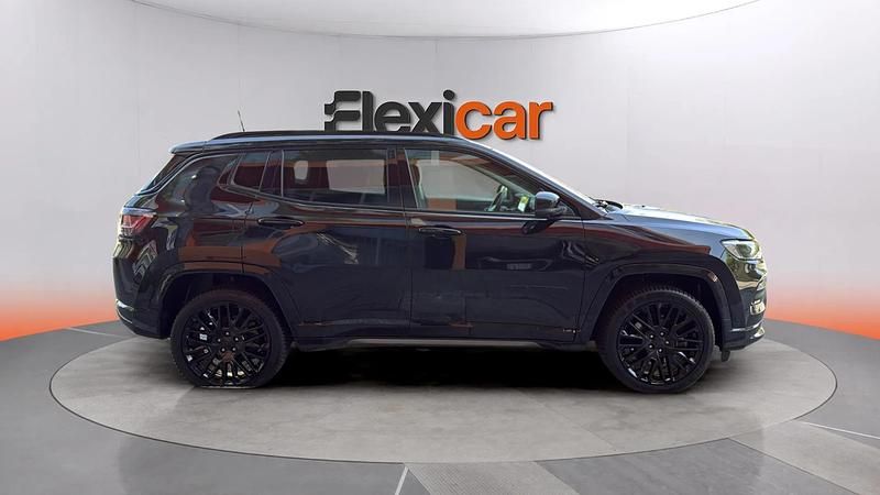 Usado Jeep Compass Night Eagle 131 CV (96 kW) 2022 Negro SUV