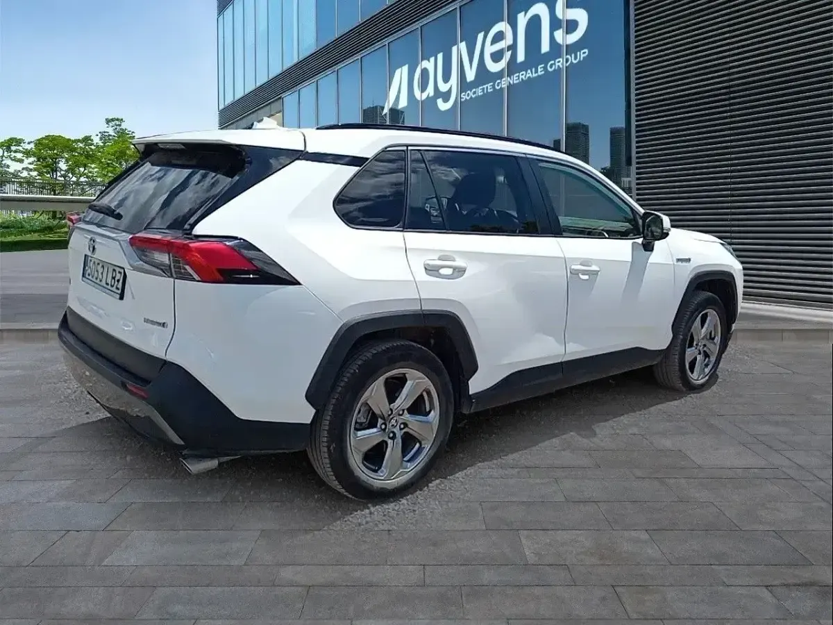 Usado Toyota RAV4 Advance 218 CV (160 kW) 2019 Blanco SUV