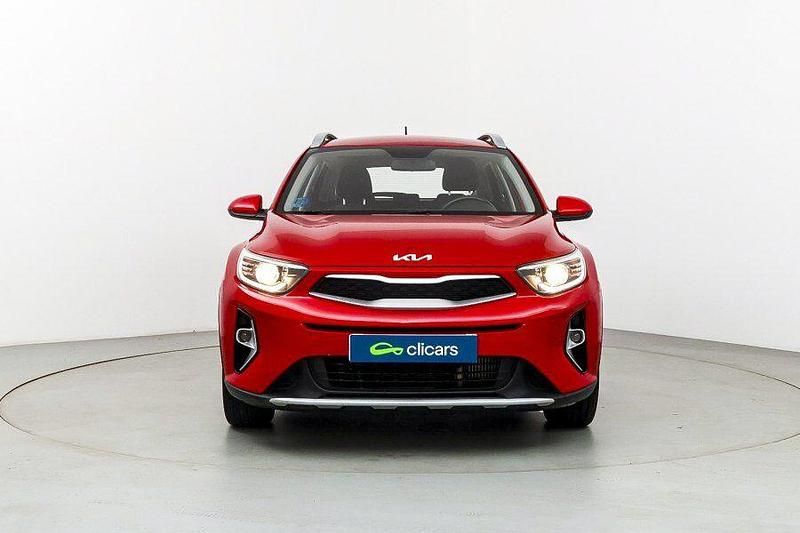 Usado Kia Stonic 100 CV (73 kW) 2022 Rojo SUV