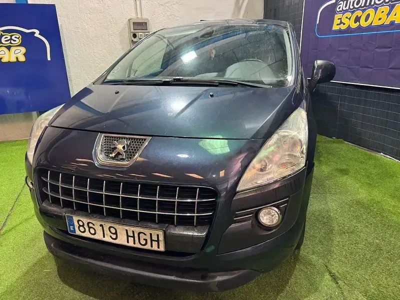 Usado Peugeot 3008 Active 112 CV (82 kW) 2011 Azul Familiar