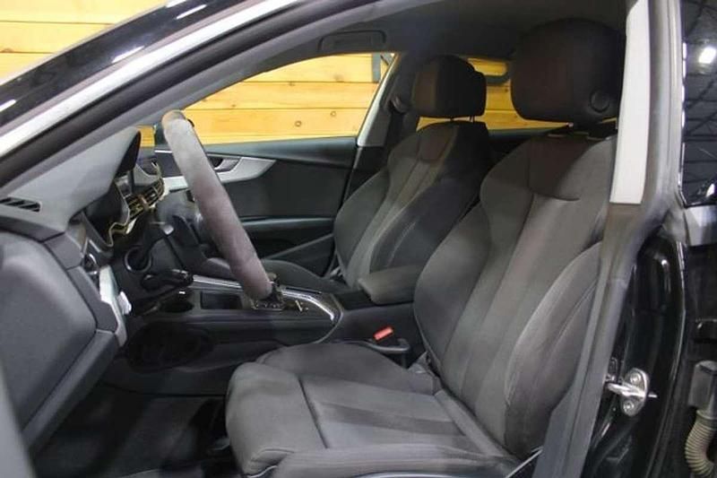 Usado Audi A5 Sportback Advanced Plus 163 CV (119 kW) 2022 Negro Utilitario