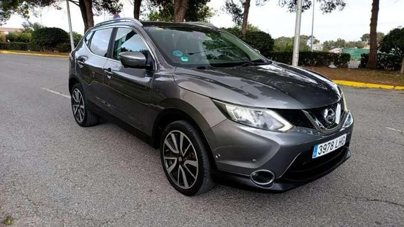 Usado Nissan Qashqai Tekna 116 CV (85 kW) 2015 Plateado SUV