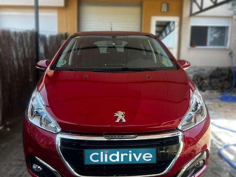 Usado Peugeot 208 Access 82 CV (60 kW) 2016 Rojo Utilitario