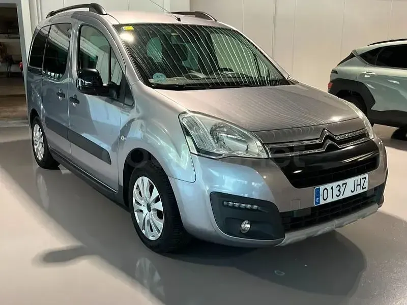 Usado Citroën Berlingo XTR 120 CV (88 kW) 2015 Gris / plata Monovolumen