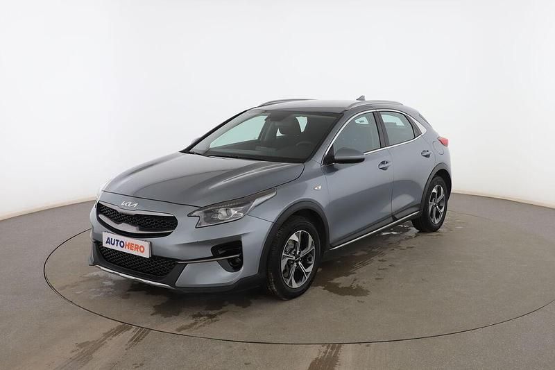Usado Kia XCeed 120 CV (88 kW) 2022 Gris SUV