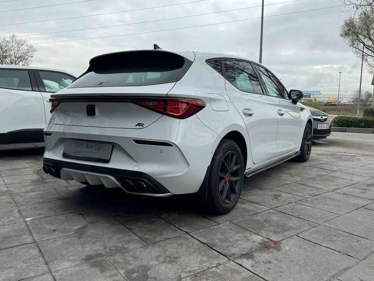 Usado Seat Leon Style 115 CV (84 kW) 2022 Blanco Berlina