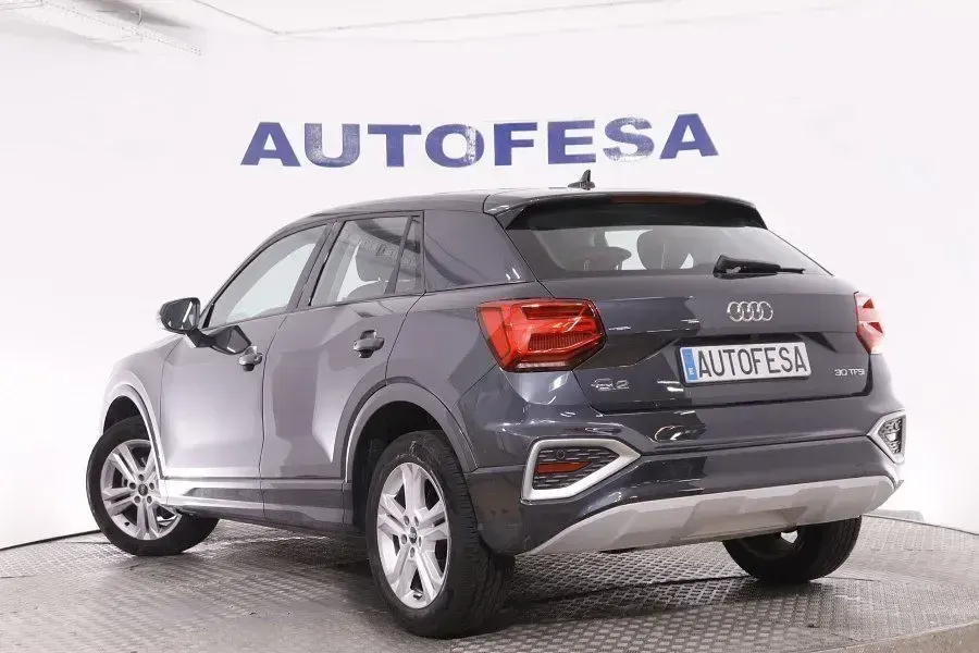 Usado Audi Q2 116 CV (85 kW) 2024 Gris SUV