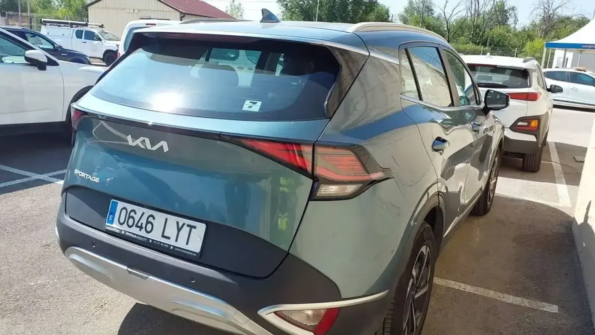 Usado Kia Sportage 152 CV (111 kW) 2022 Gris SUV