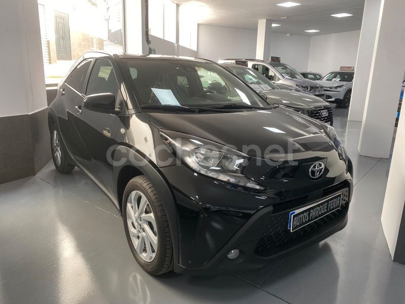 Negro Nuevo 2025 Toyota Aygo Play Utilitario | 17.490 € - Imagen 1/4