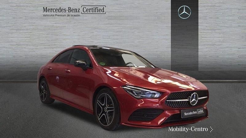 Usado Mercedes CLA200 149 CV (109 kW) 2024 Rojo Utilitario