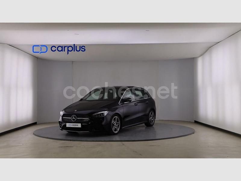 Negro cosmos (metalizado) Usado 2023 Mercedes B200 Monovolumen | 29.990 € (Precio justo) - Imagen 1/4