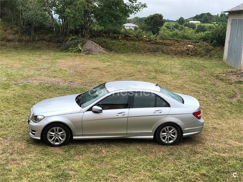 Usado Mercedes C220 Avantgarde 170 HP (125 kW) 2013 Cinzento Sedan