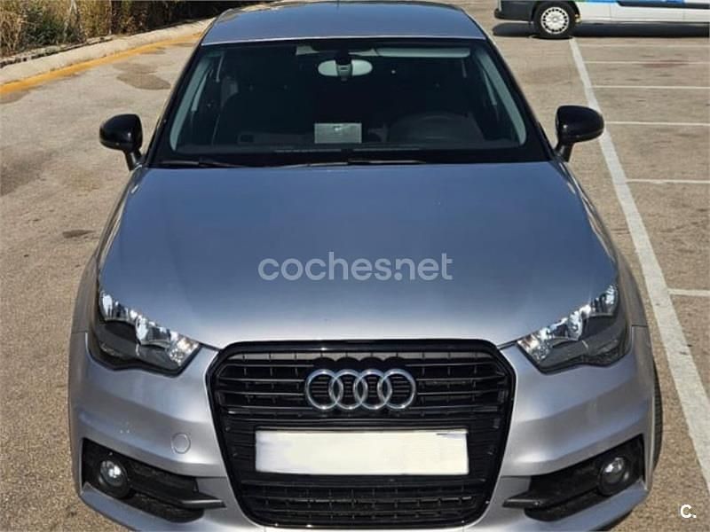 Gris / plata Usado 2015 Audi A1 Sportback Ambition Utilitario | 14.000 € (Caro) - Imagen 1/4