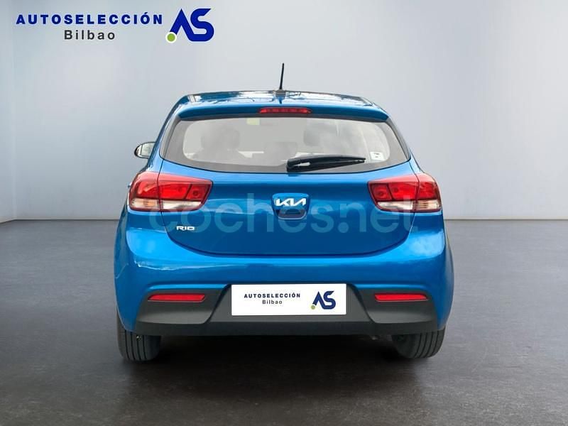 Usado Kia Rio 84 CV (61 kW) 2022 Azul Berlina