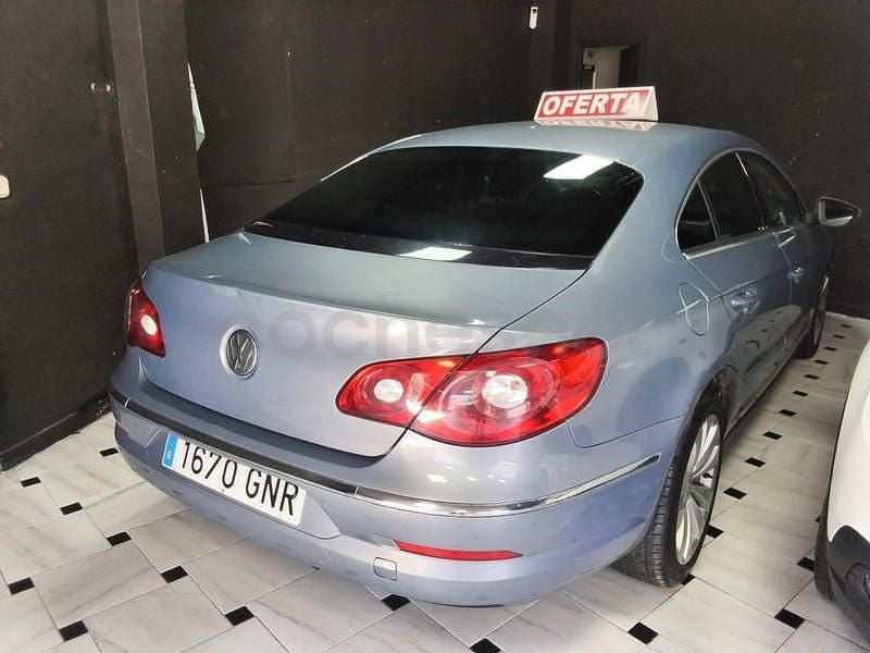 Usado VW Passat 200 CV (147 kW) 2010 Azul Berlina