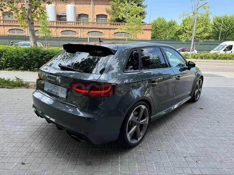 Usado Audi RS3 367 CV (269 kW) 2016 Gris / plata Berlina