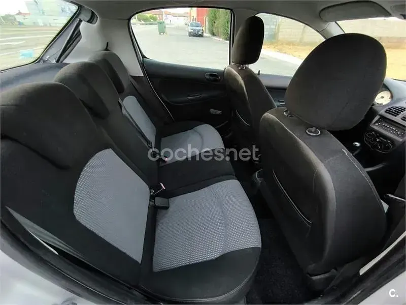 Usado Peugeot 206 70 CV (51 kW) 2003 Gris / plata Berlina