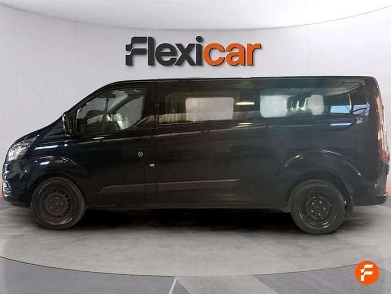 Usado Ford Tourneo Trend 137 CV (100 kW) 2023 Negro Monovolumen