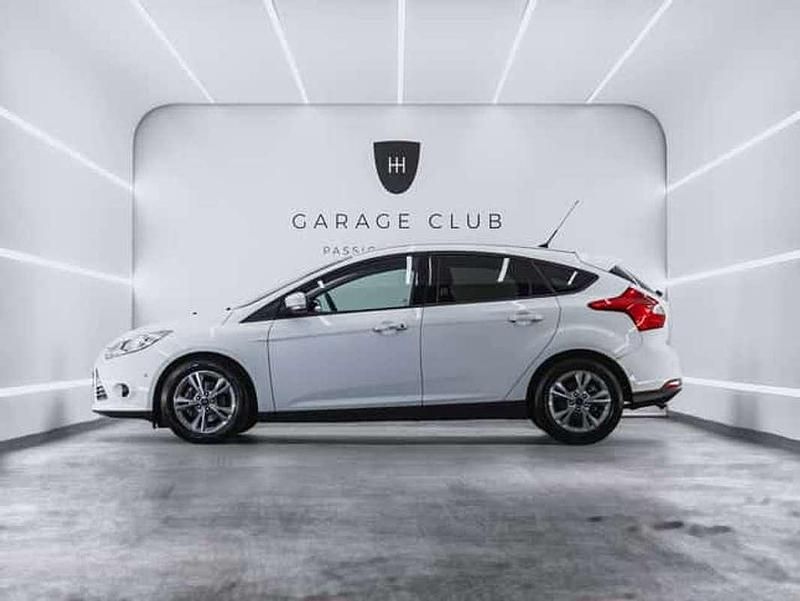 Usado Ford Focus Trend 125 CV (91 kW) 2014 Blanco Utilitario