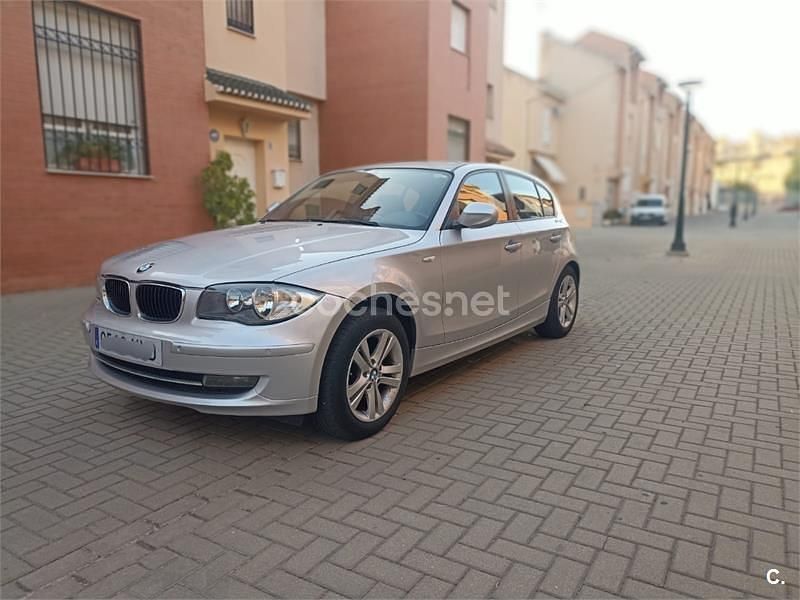 Gris / plata Usado 2010 BMW 118 Utilitario | 6250 € (Buen precio) - Imagen 1/4