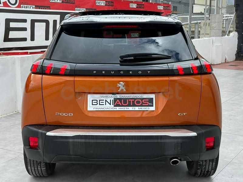 Käytetty Peugeot 2008 GT 131 HP (96 kW) 2022 Oranssi Katumaasturi