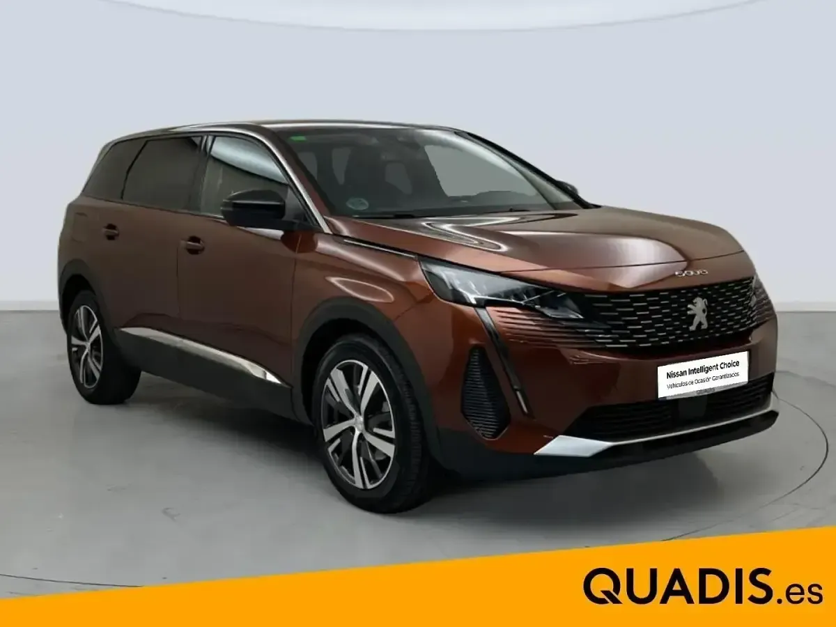 Usado Peugeot 5008 Allure 130 CV (95 kW) 2022 Naranja SUV