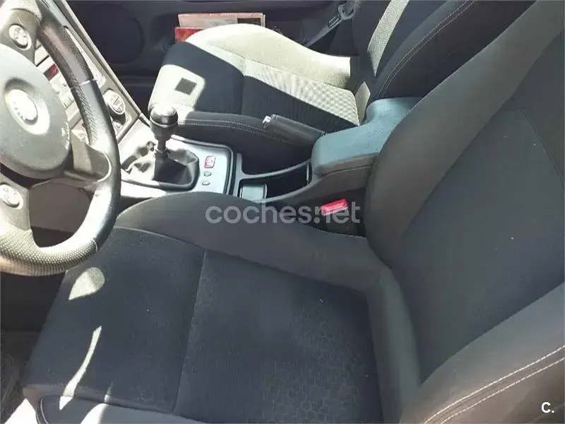 Usado Alfa Romeo 159 Distinctive 120 CV (88 kW) 2011 Azul Familiar