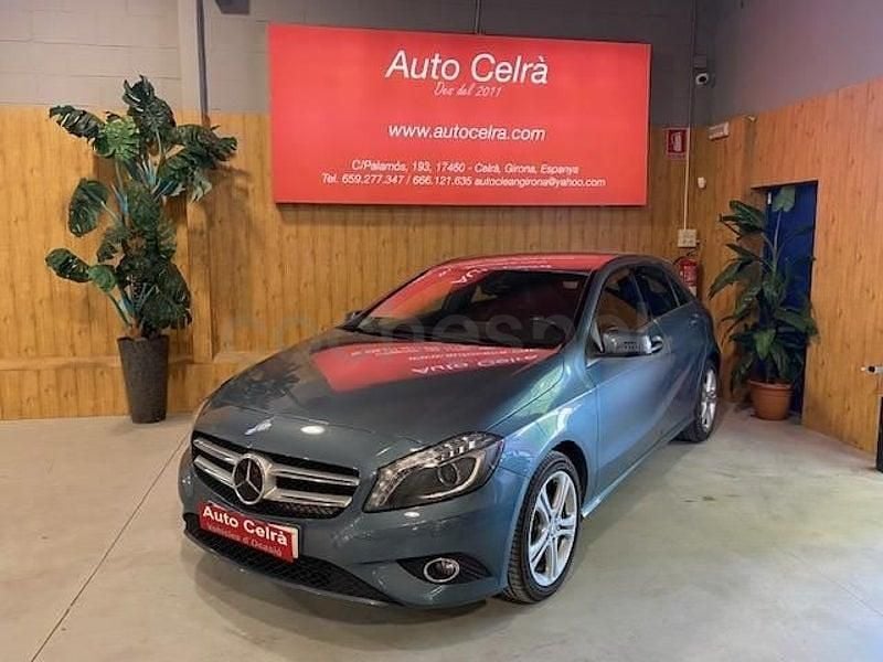 Usado Mercedes A180 Style 122 CV (89 kW) 2016 Gris / plata Berlina