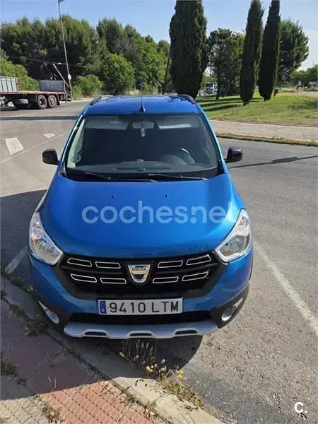 Usado Dacia Lodgy Comfort 115 CV (84 kW) 2021 Azul Monovolumen
