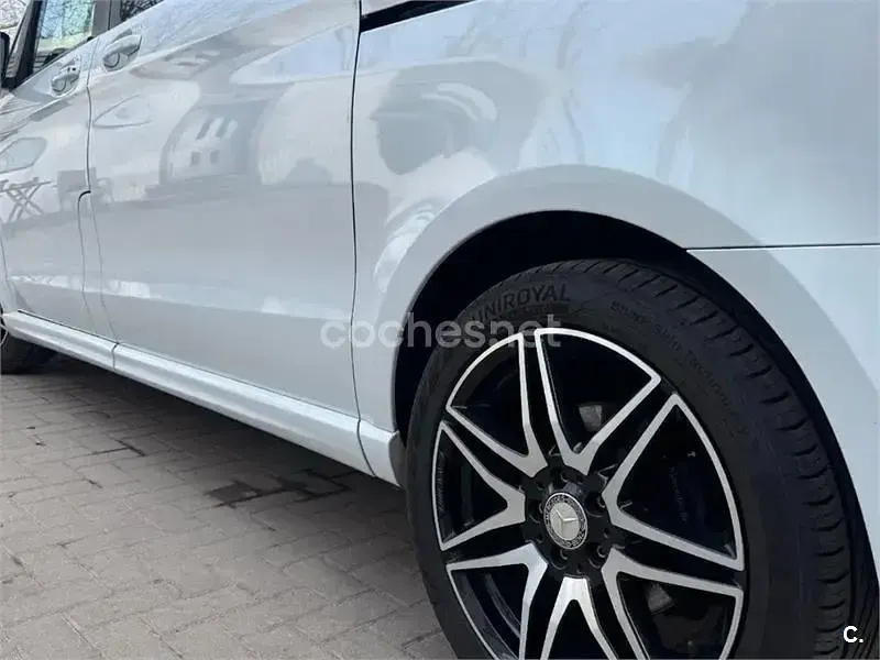 Usado Mercedes E250 Avantgarde 204 CV (150 kW) 2017 Gris / plata Monovolumen