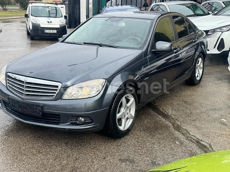 Usado Mercedes C180 156 CV (114 kW) 2010 Gris / plata Berlina