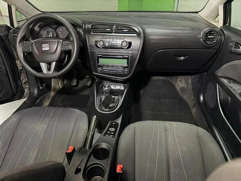 Käytetty Seat Leon Reference 90 HP (66 kW) 2012 Musta