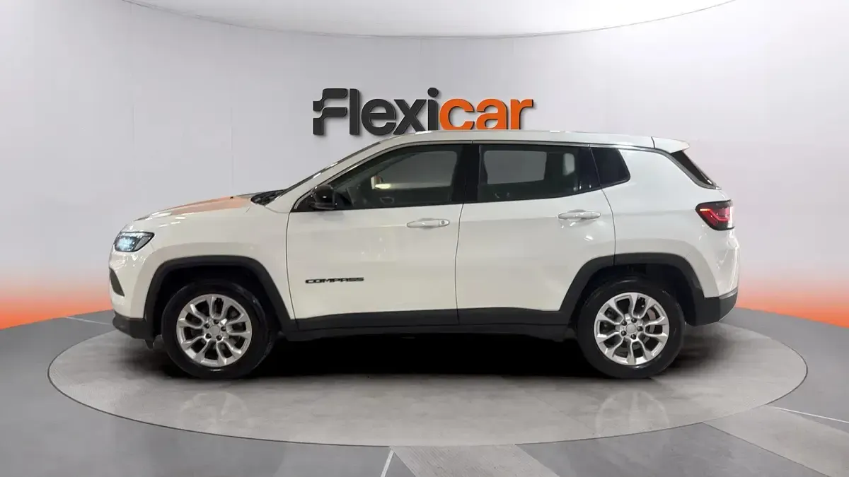 Usado Jeep Compass Longitude 131 CV (96 kW) 2022 Blanco SUV