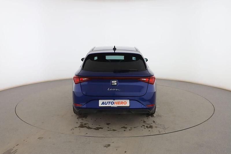 Usado Seat Leon XCELLENCE 150 CV (110 kW) 2020 Azul Familiar