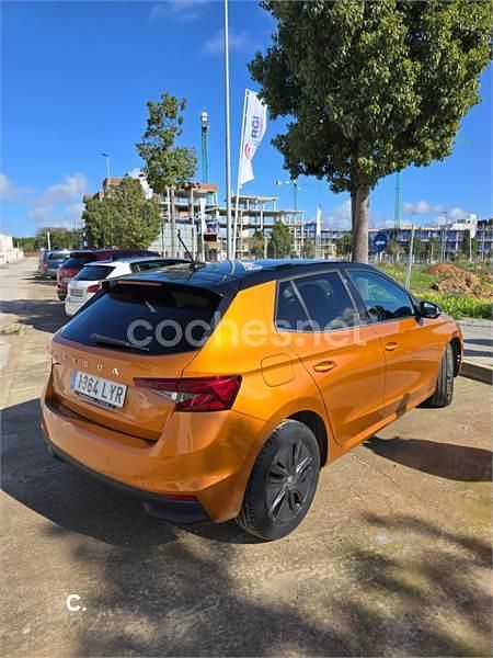 Usado Skoda Fabia Ambition 110 CV (80 kW) 2022 Naranja Berlina