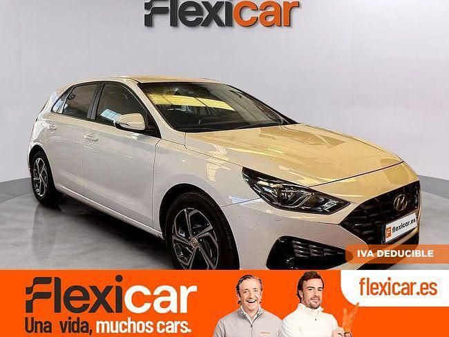 Blanco Usado 2021 Hyundai i30 Utilitario | 16.490 € (Precio justo) - Imagen 1/4