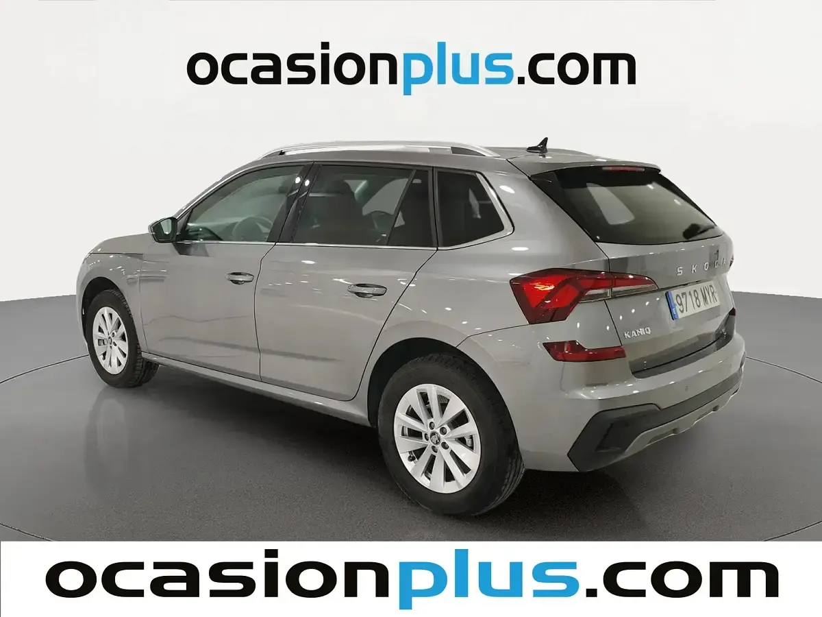 Usado Skoda Kamiq Selection 115 CV (84 kW) 2025 Gris SUV