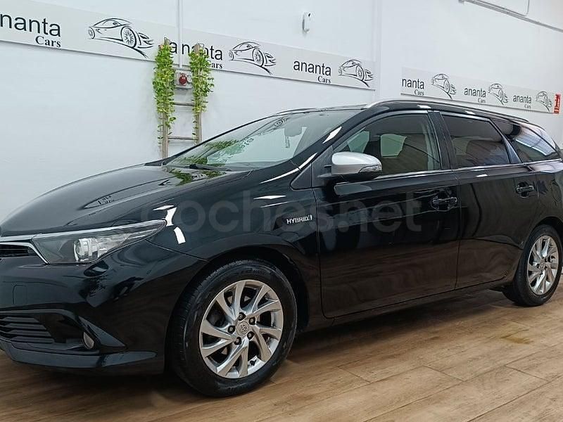 Usado Toyota Auris Hybrid Active 136 CV (100 kW) 2016 Negro Familiar